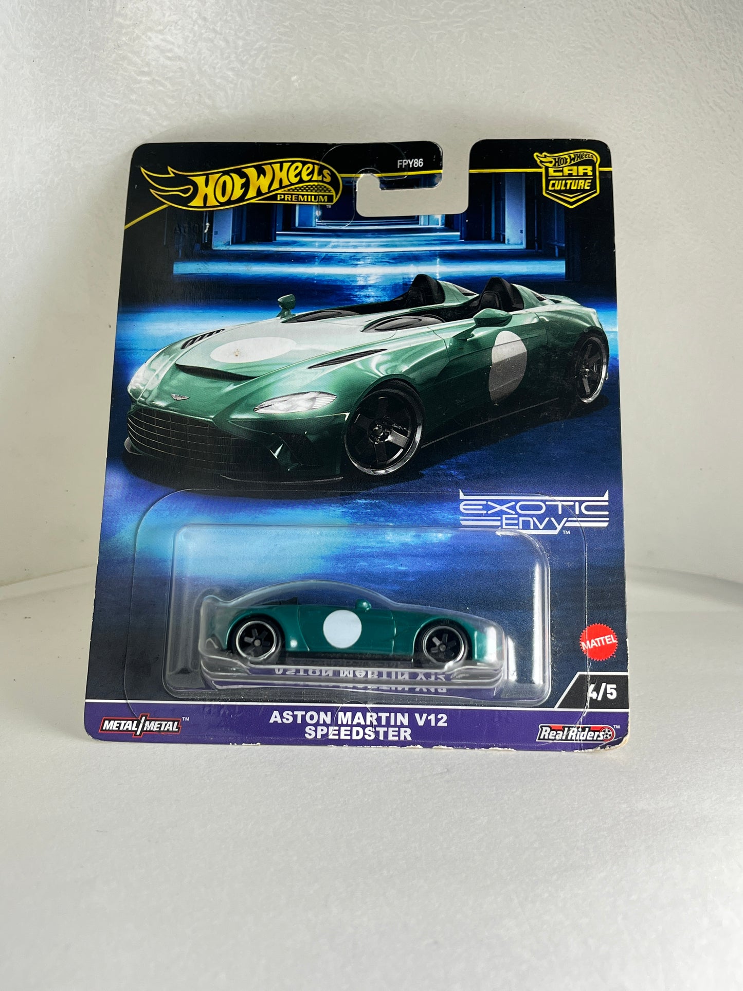 ASTON MARTIN V12 SPEEDSTER
