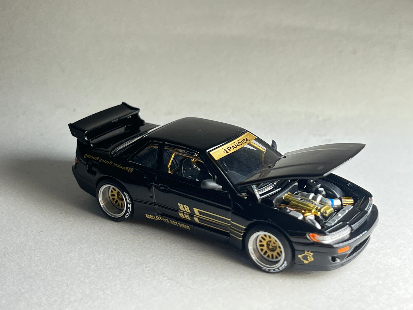 POP race skyline r32 panden black