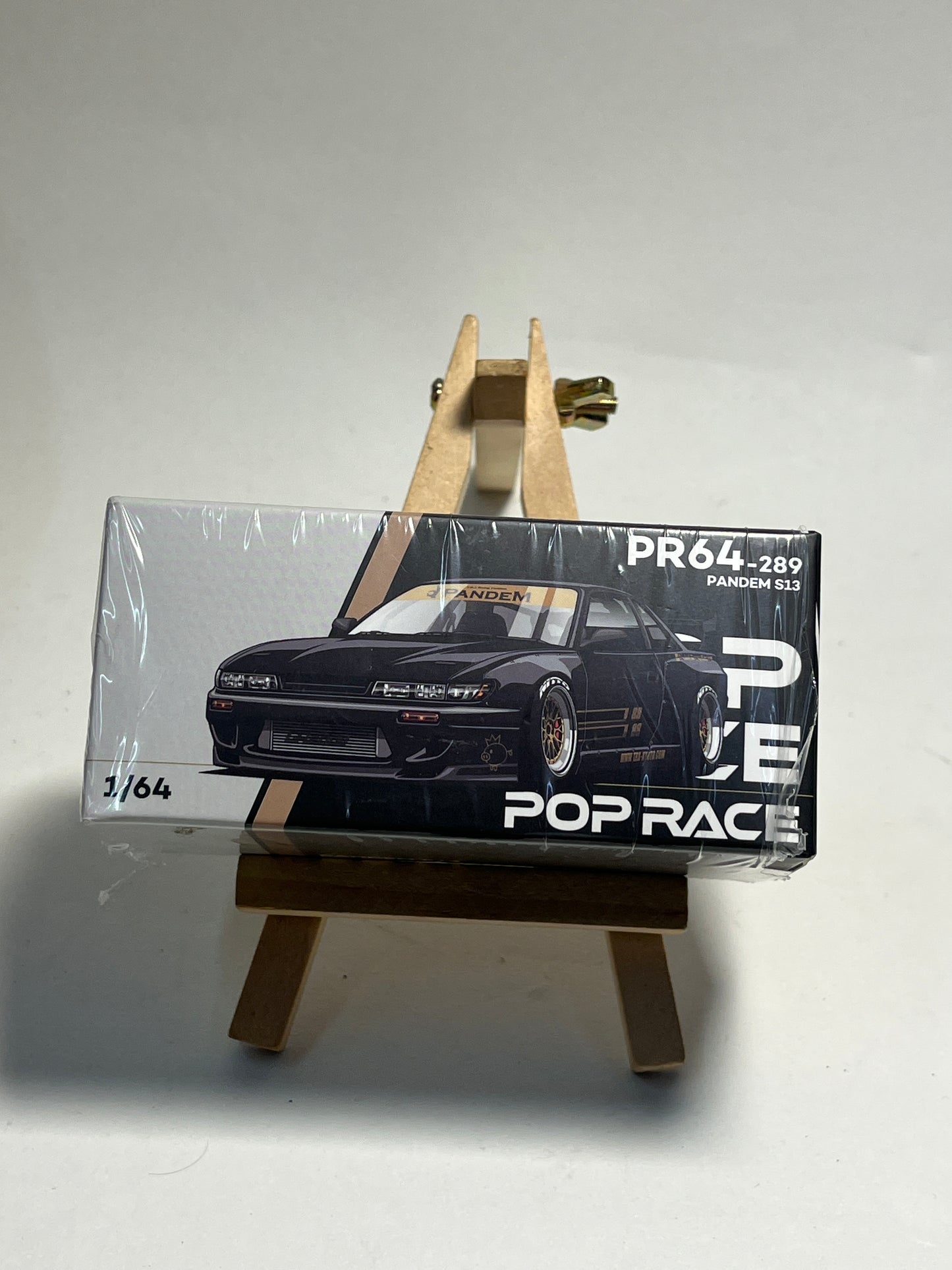 POP race skyline r32 panden black