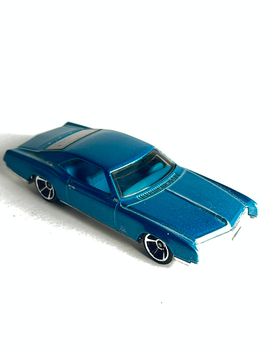 UNCARDED BUICK REVERIA